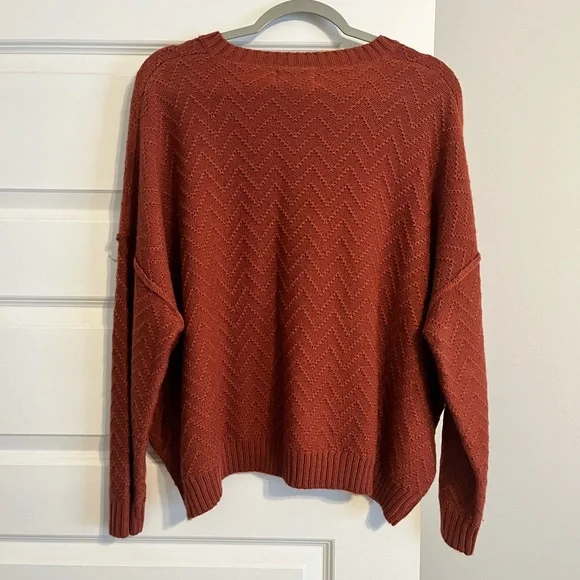 Women’s Henley Chevron Sweater - Picture 3 of 4